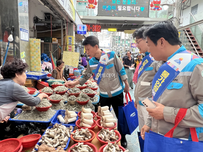26-0923 [사진2] 삼표시멘트, 추석맞이 훈훈한 ‘장보기’ 나들이