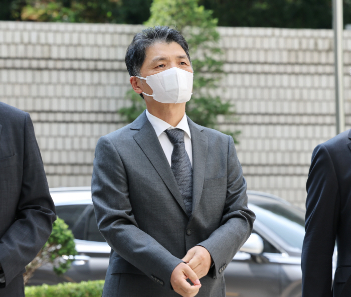 법정으로 향하는 김범수 카카오 미래이니셔티브센터장