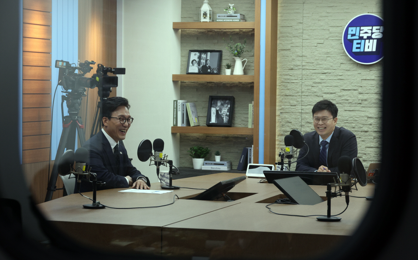 민티07 준비하는 더불어민주당 김민석 대표<YONHAP NO-5265>