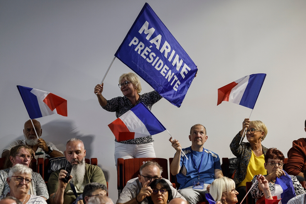 France Election <YONHAP NO-0043> (AP Photo/Jean)