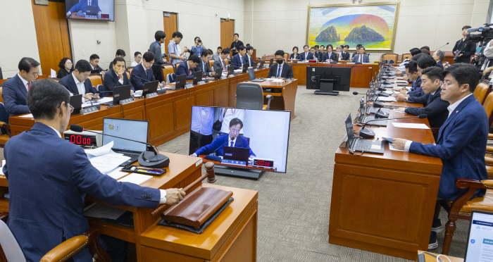 국회 정무위, 상정 법안 처리