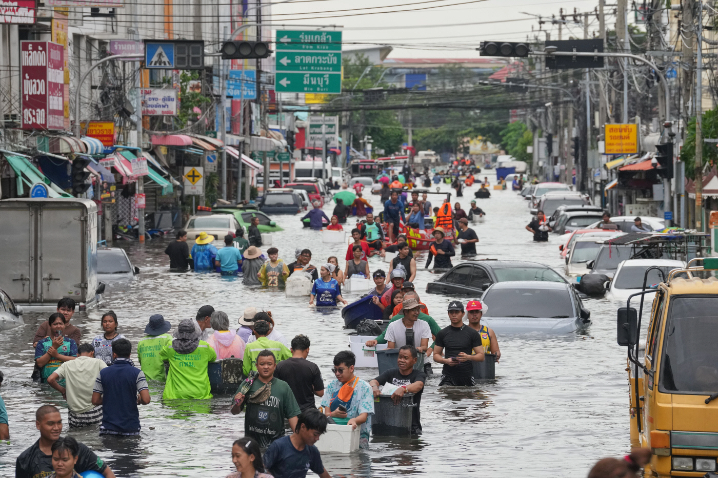 Thailand Extreme We... <YONHAP NO-0468> (AP Photo/Sakchai Lalit)
