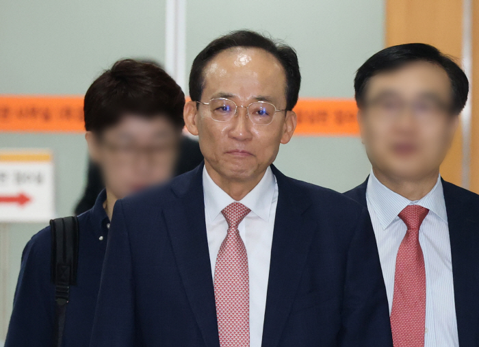 법정 향하는 추경호 대구시장
