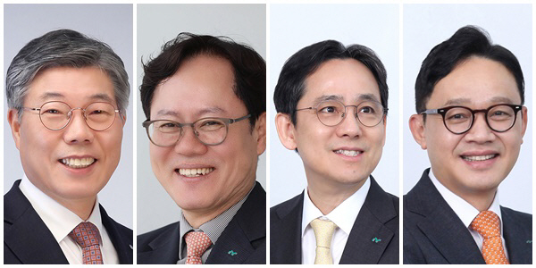 4명