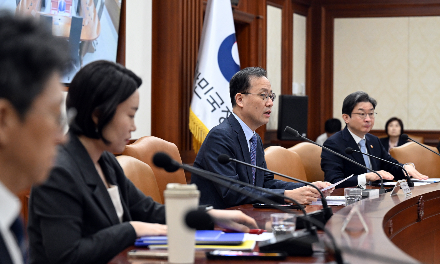 [포토]경제관계장관회의 첫 주재하는 이형일 부총리