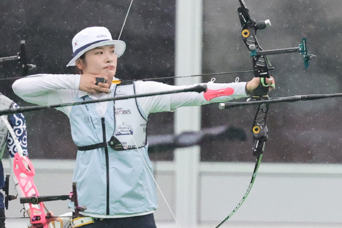 과녁 조준하는 강채영