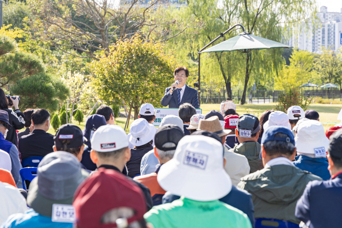 ①기념식에서 축사하는 조유진 영등포구청장
