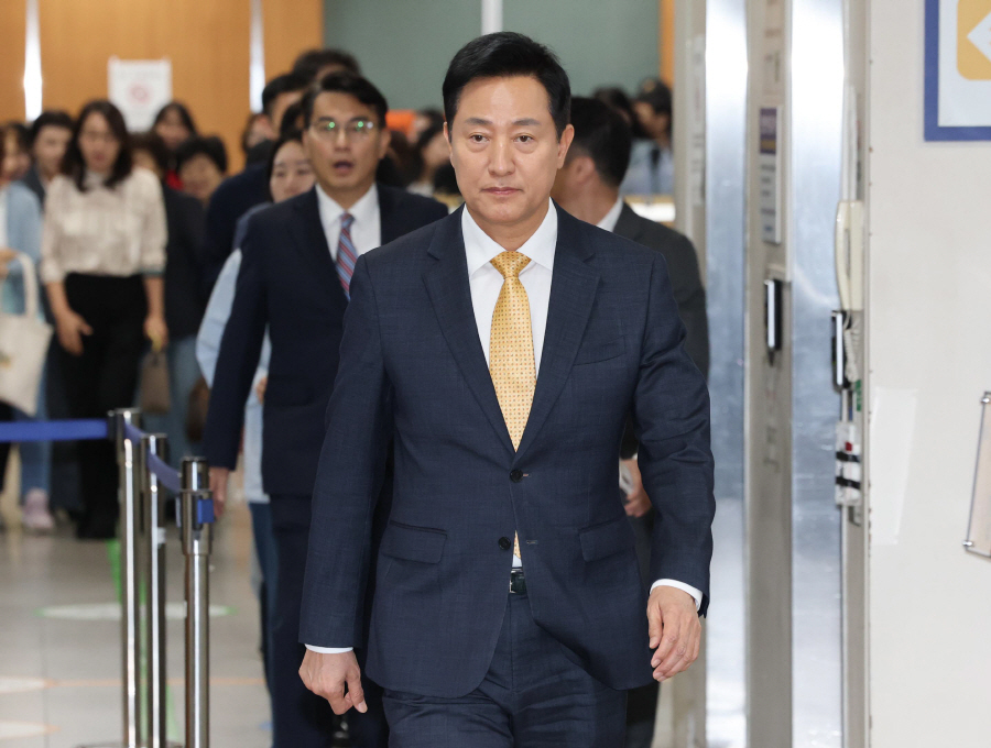 법정 향하는 오세훈 서울시장