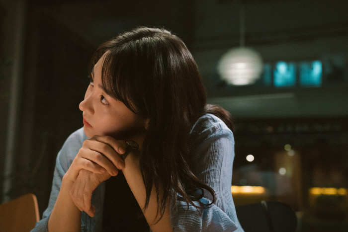 개막작 낮과 밤은 서로에게