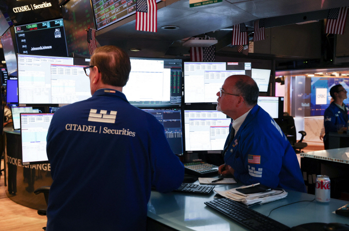 US-STOCKS-MARKETS-NYSE