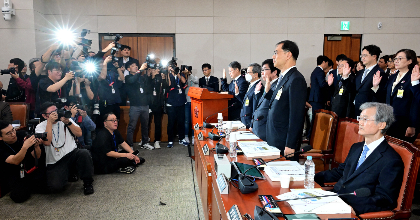 [포토] [2026 국감] 증인 선서 거부하는 조희대 대법원장