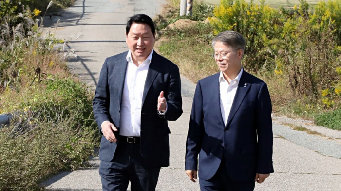 광주 부지 찾은 SK그룹 최태원 회장, “호남권 반도체 클러스터 속도감 있게 추진할 것”_02_인물_사진_2026