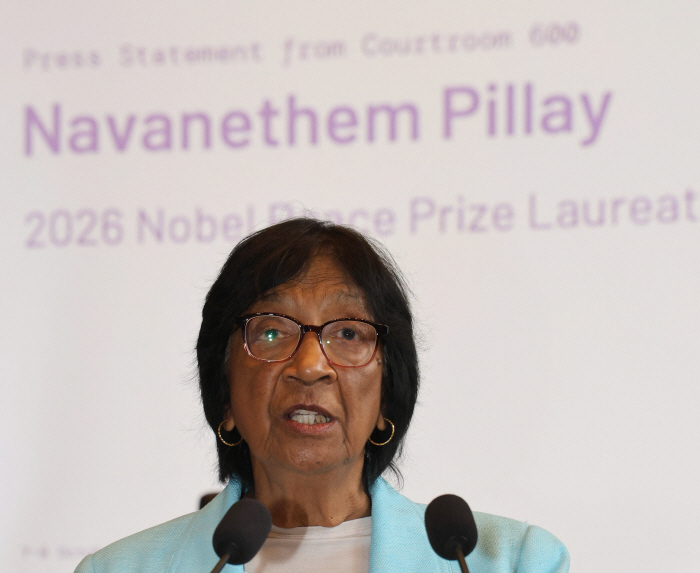 TOPSHOT-GERMANY-NORWAY-SAFRICA-NOBEL-PEACE-PRIZE