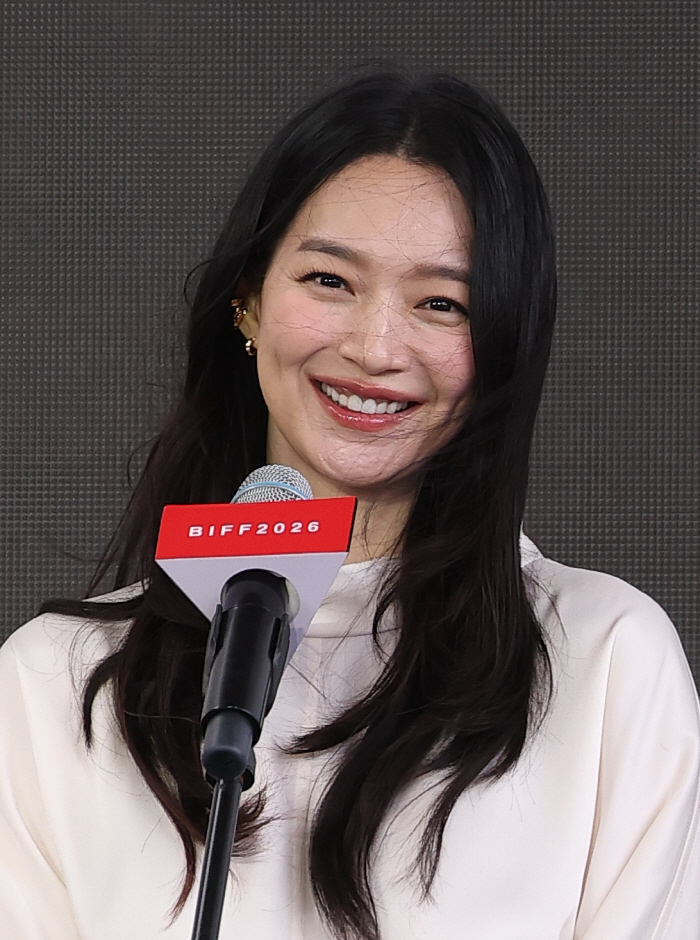 부산영화제 찾은 신민아