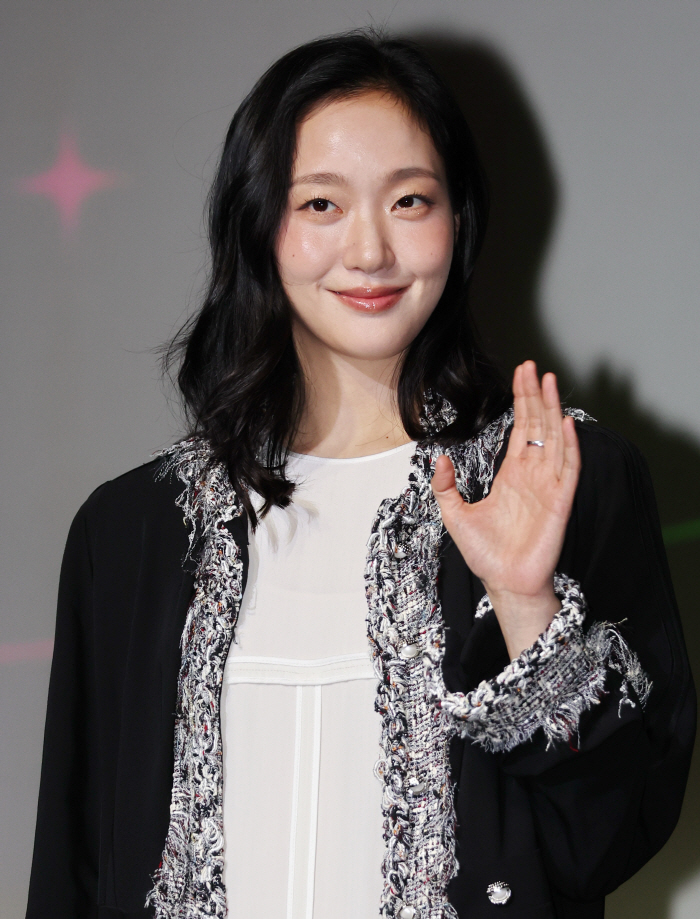 부산영화제 찾은 김고은