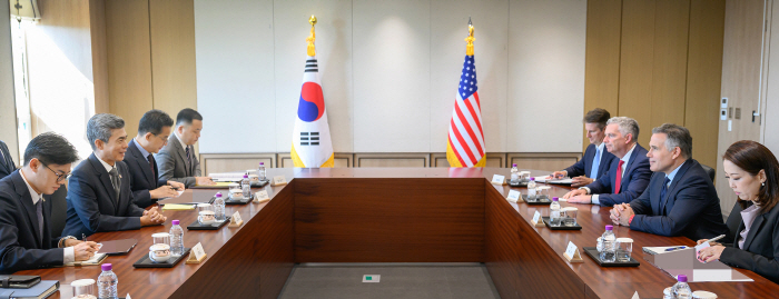강신철 장관, 데이브 맥코믹 미국 상원의원 접견<YONHAP NO-4565>