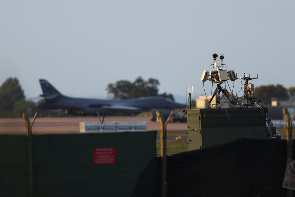 BRITAIN-USA/FAIRFORD <YONHAP NO-6608> (REUTERS)