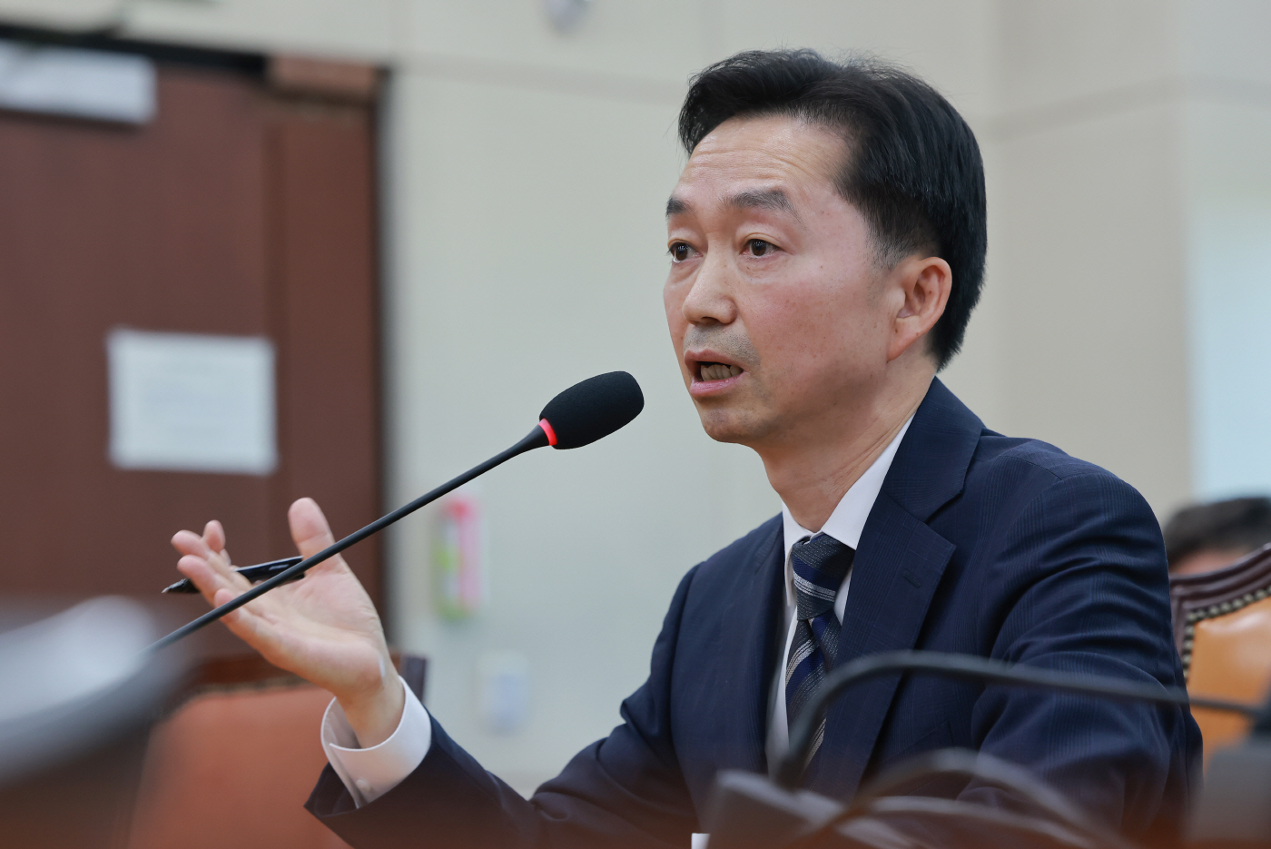 인사청문회서 답변하는 김지용 중수청장 후보자