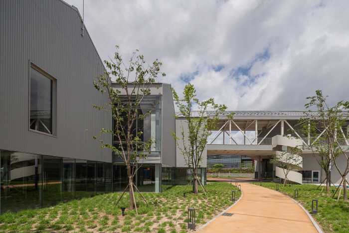 1-1. 후평산단 복합문화센터 전경 (2)