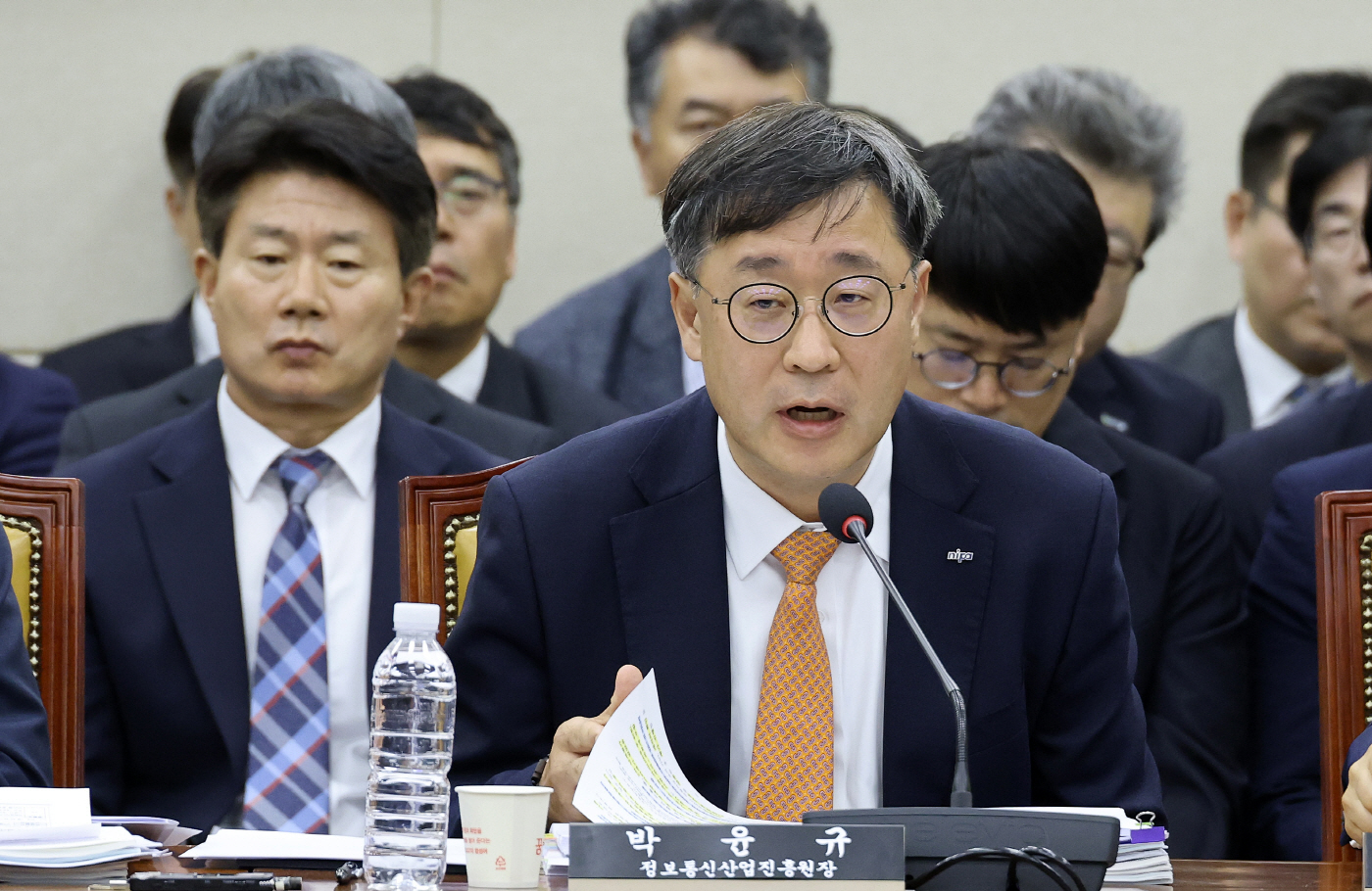 질의 답하는 박윤규 정보통신산업진흥원 원장<YONHAP NO-5374>