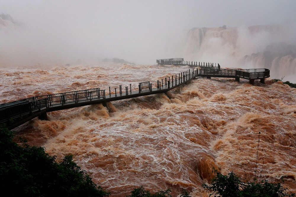 BRAZIL-WEATHER-FALLS-RISING <YONHAP NO-2212> (AFP)