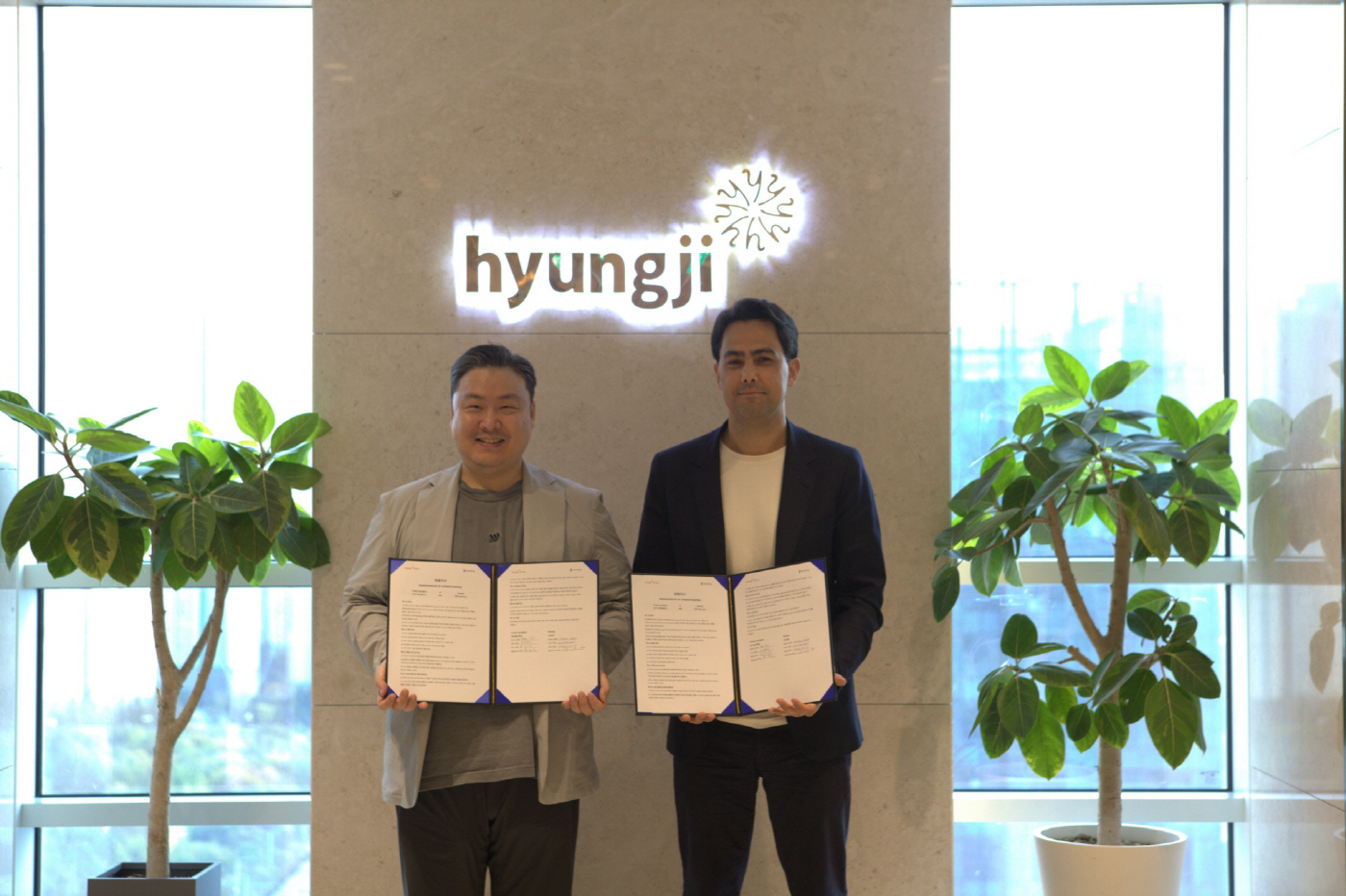 [형지엘리트]스마트 물류 전환 나선다…2027시즌 상품부터 RFID 도입_2