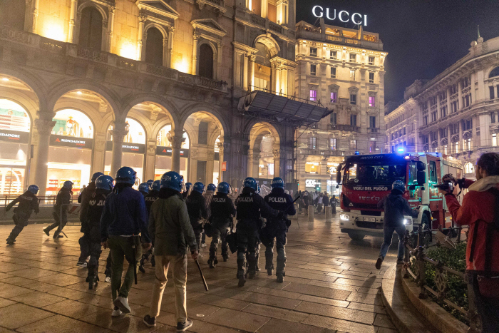 Italy Protests <YONHAP NO-3290> (Stefano Porta/LaPresse via AP)