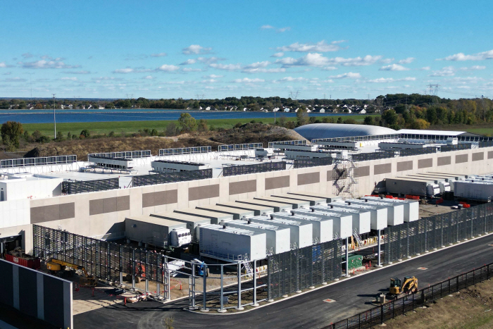 US-DATA-CENTERS-CONTINUE-TO-BE-A-CONTENTIOUS-ISSUE-HEADING-INTO
