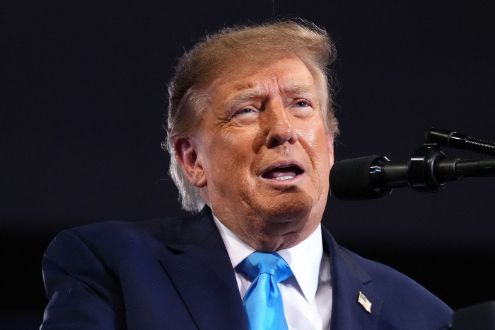 US-PRESIDENT-TRUMP-HOSTS-RALLY-FOR-KENTUCKY-GOP-CANDIDATES-IN-HI