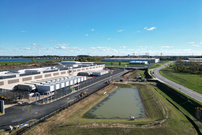 US-DATA-CENTERS-CONTINUE-TO-BE-A-CONTENTIOUS-ISSUE-HEADING-INTO