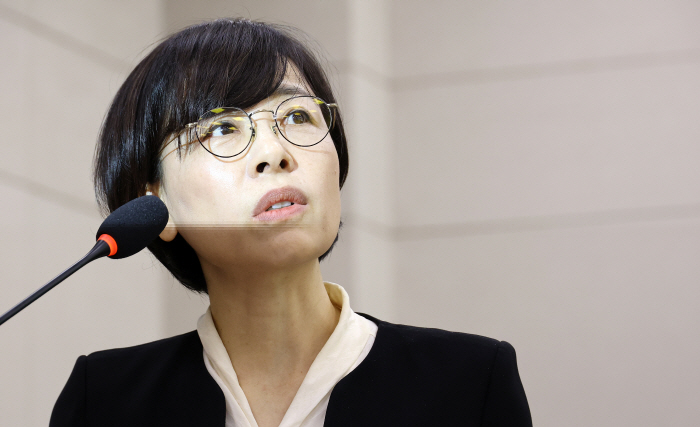 질의 답하는 김향연 서울서부지방공소청장<YONHAP NO-3351>