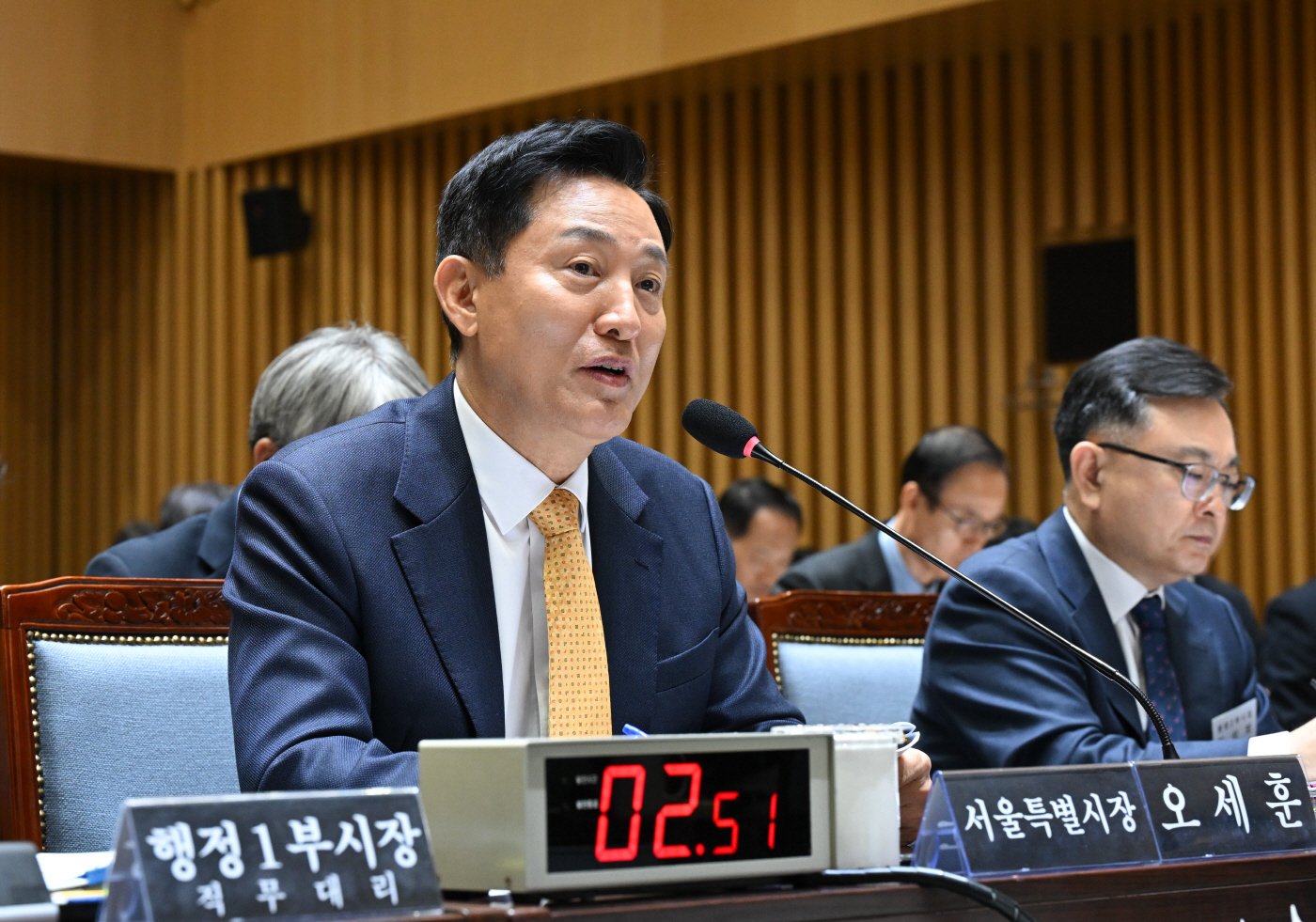 [포토] 국감 질의 답하는 오세훈 서울시장