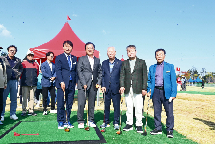 (사진3)하남시, 7년 규제 벽 넘고 첫 공공 파크골프장 개장… 72홀까지 확충