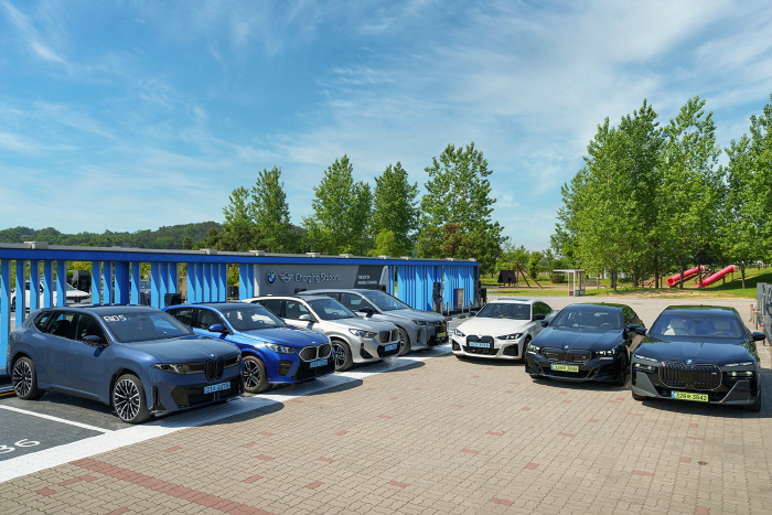 사진-BMW 그룹, 순수전기차 누적 200만 대 돌파… 국내에서도 수입 프리미엄 전기차 리더십 이어가 (2)