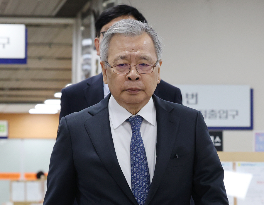 항소심 공판 출석하는 박영수 전 특검