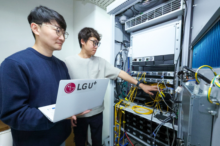1023 LG U+, 에릭슨과 손잡고 기지국 장비 간 연결 거리 3배로 늘린다