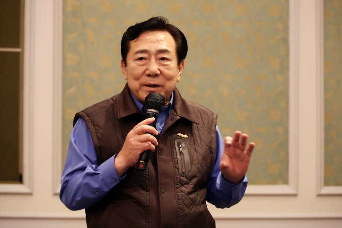 김간