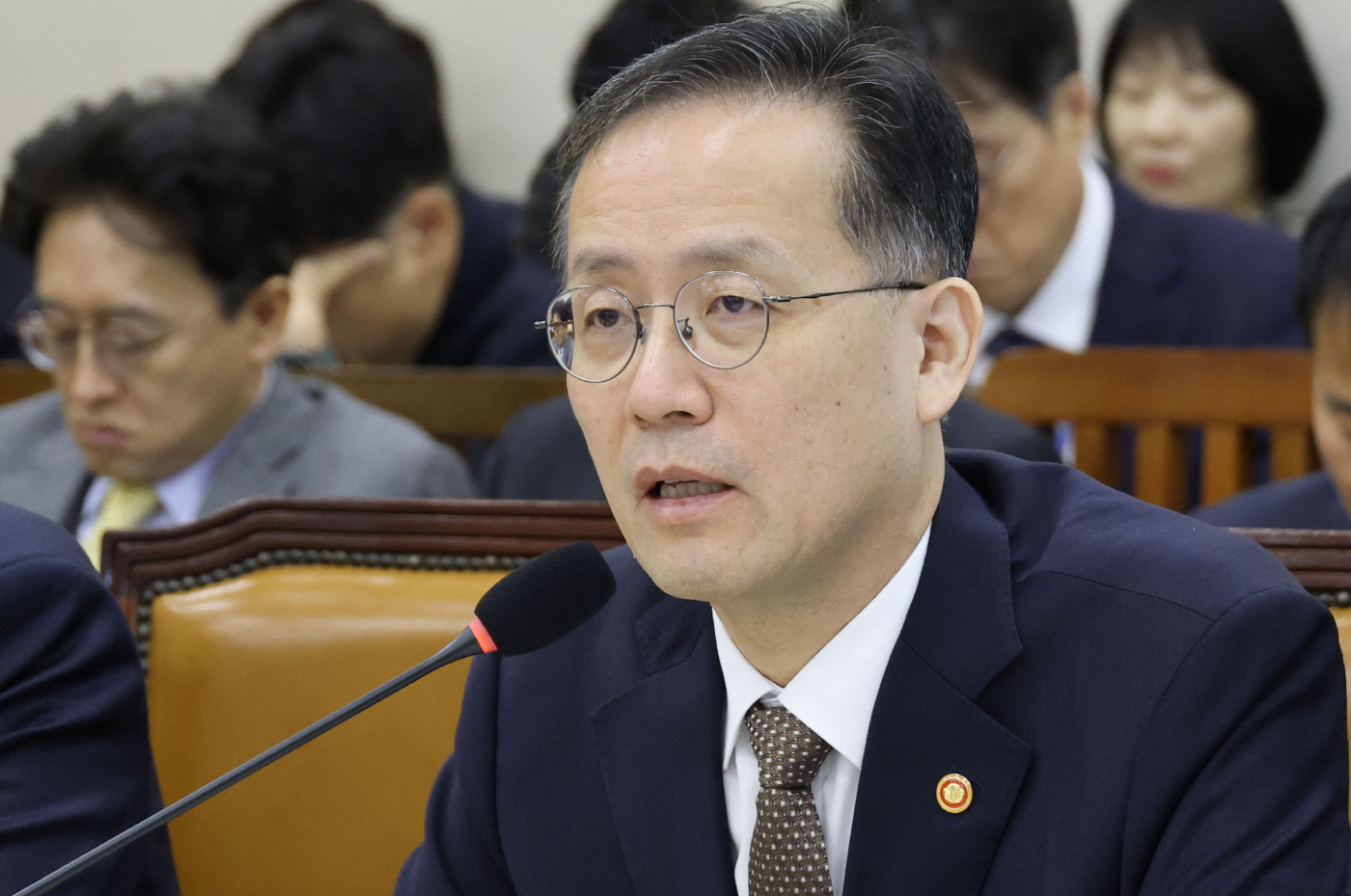 종합 국정감사에서 질의에 답하는 이형일 부총리<YONHAP NO-5518>