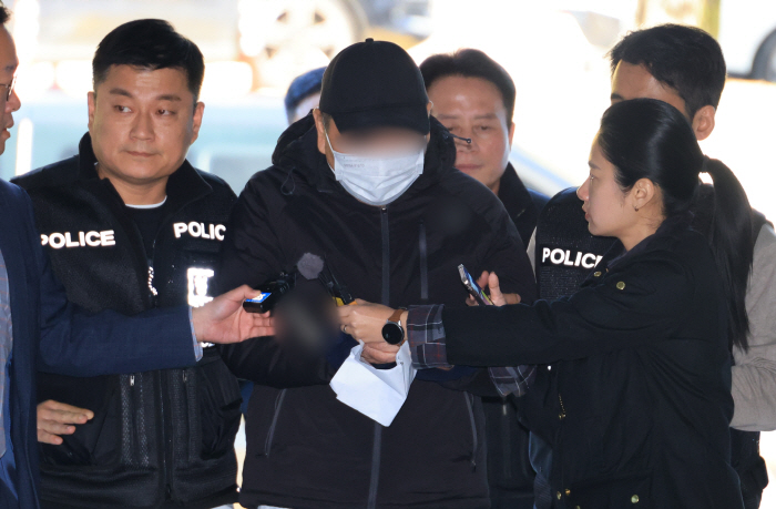 영장심사 출석하는 역삼 방화 피의자