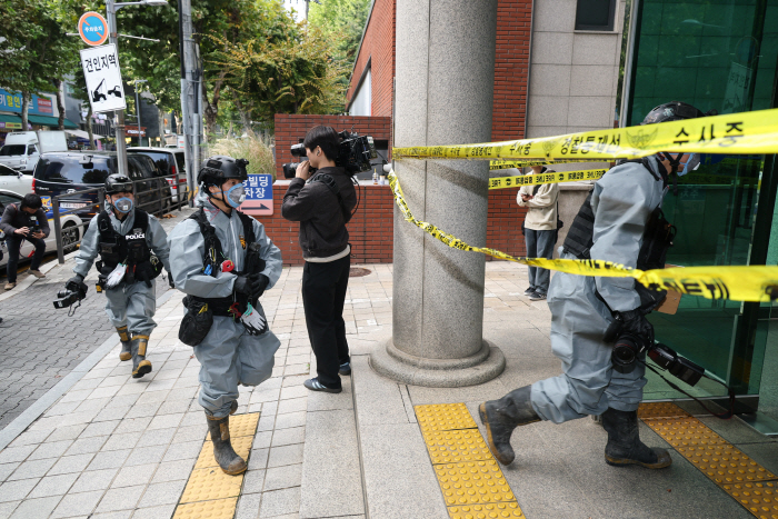 역삼동 연쇄방화 현장감식<YONHAP NO-4134>