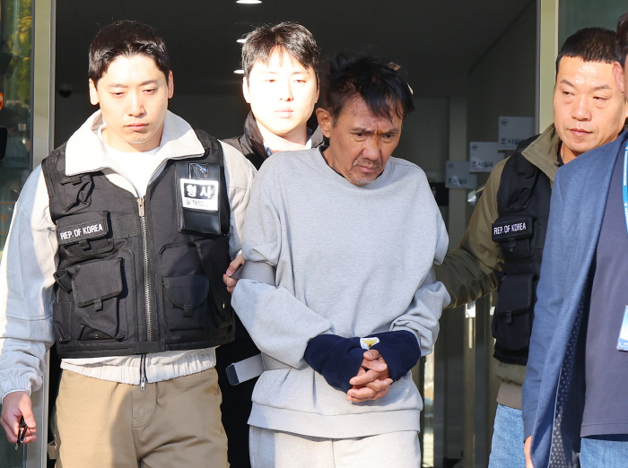 '인천 대형 상업시설 흉기난동' 피의자 최충락, ...<YONHAP NO-4022>