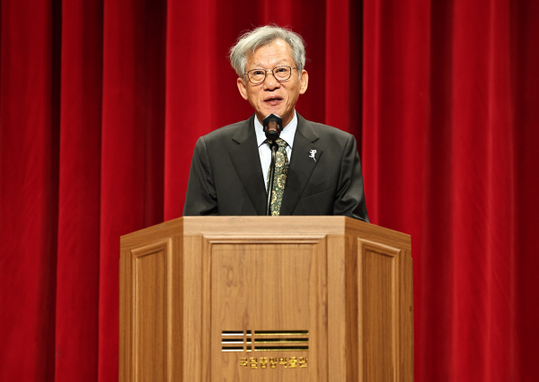 사퇴하는 유홍준 관장