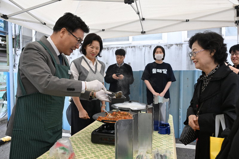 1.소상공인과(제19회 의정부부대찌개축제, 상인들의 정성과 시민들의 발길로 맛있게 마무리)1