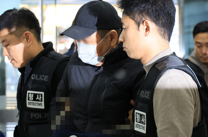 영장심사 출석하는 역삼 방화 피의자<YONHAP NO-6755>