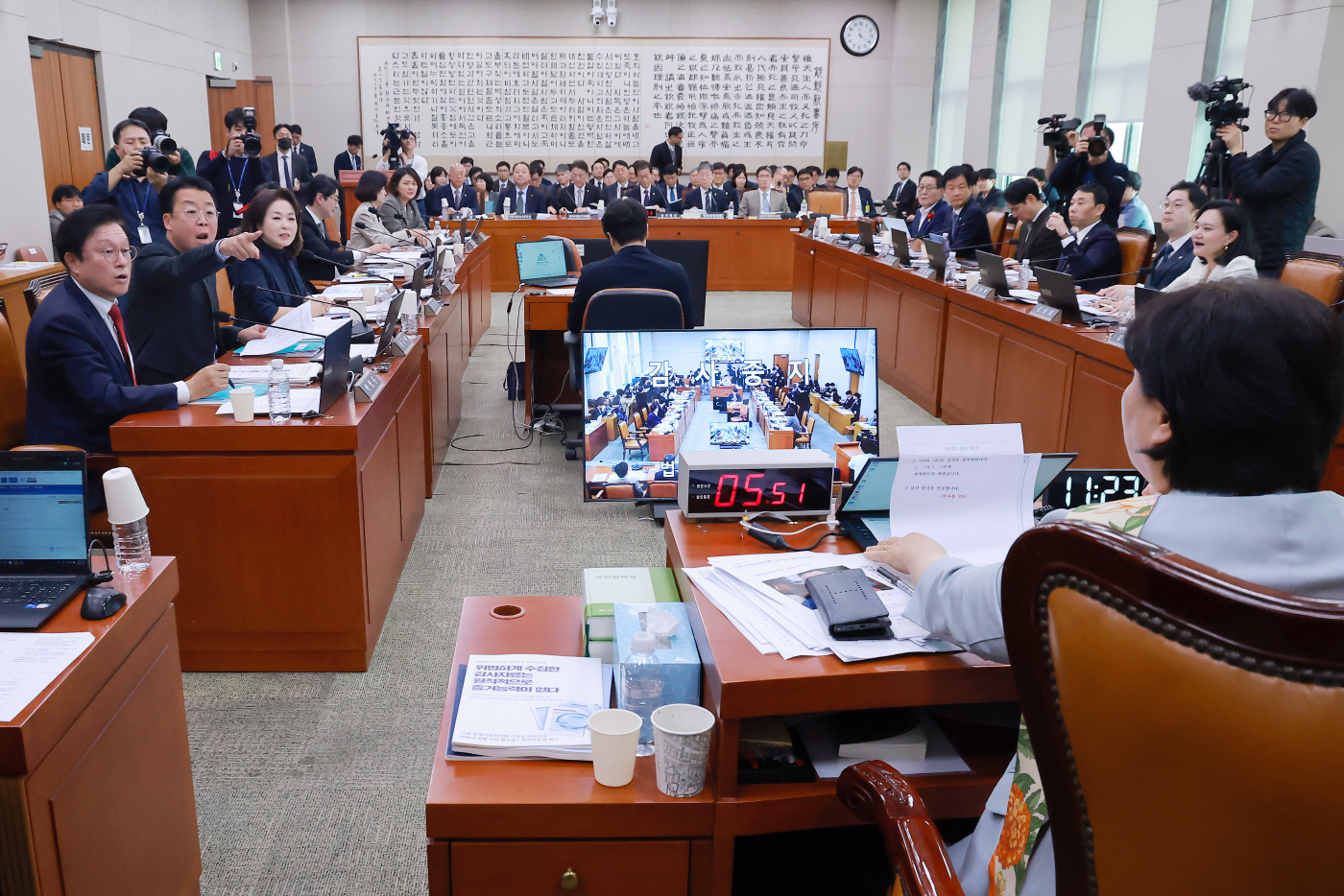 법사위 종합감사, 김민전 의원 질의에 여야 설전
