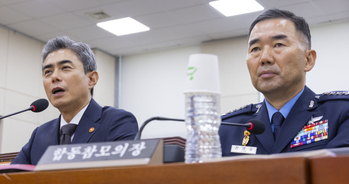 전작권 전환 관련 질의에 답하는 강신철 국방부 ...<YONHAP NO-5156>