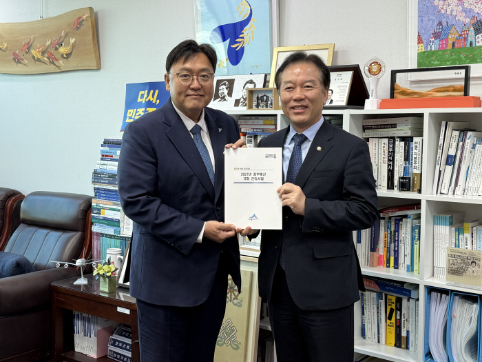 왼쪽부터_조상호_시장__정태호_예산결산특별위원회_간사(예산담당관)2