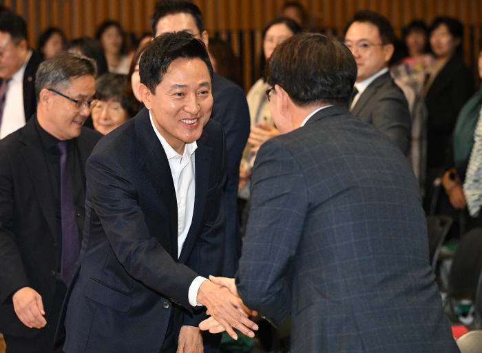 [포토] 오세훈 시장, 서울 지역아동센터 종사자 한마당 축제 참석