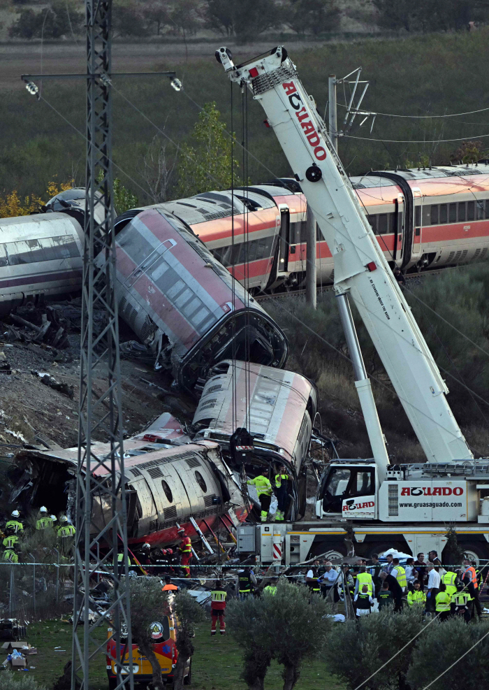 SPAIN-TRAIN-ACCIDENT-TRANSPORT