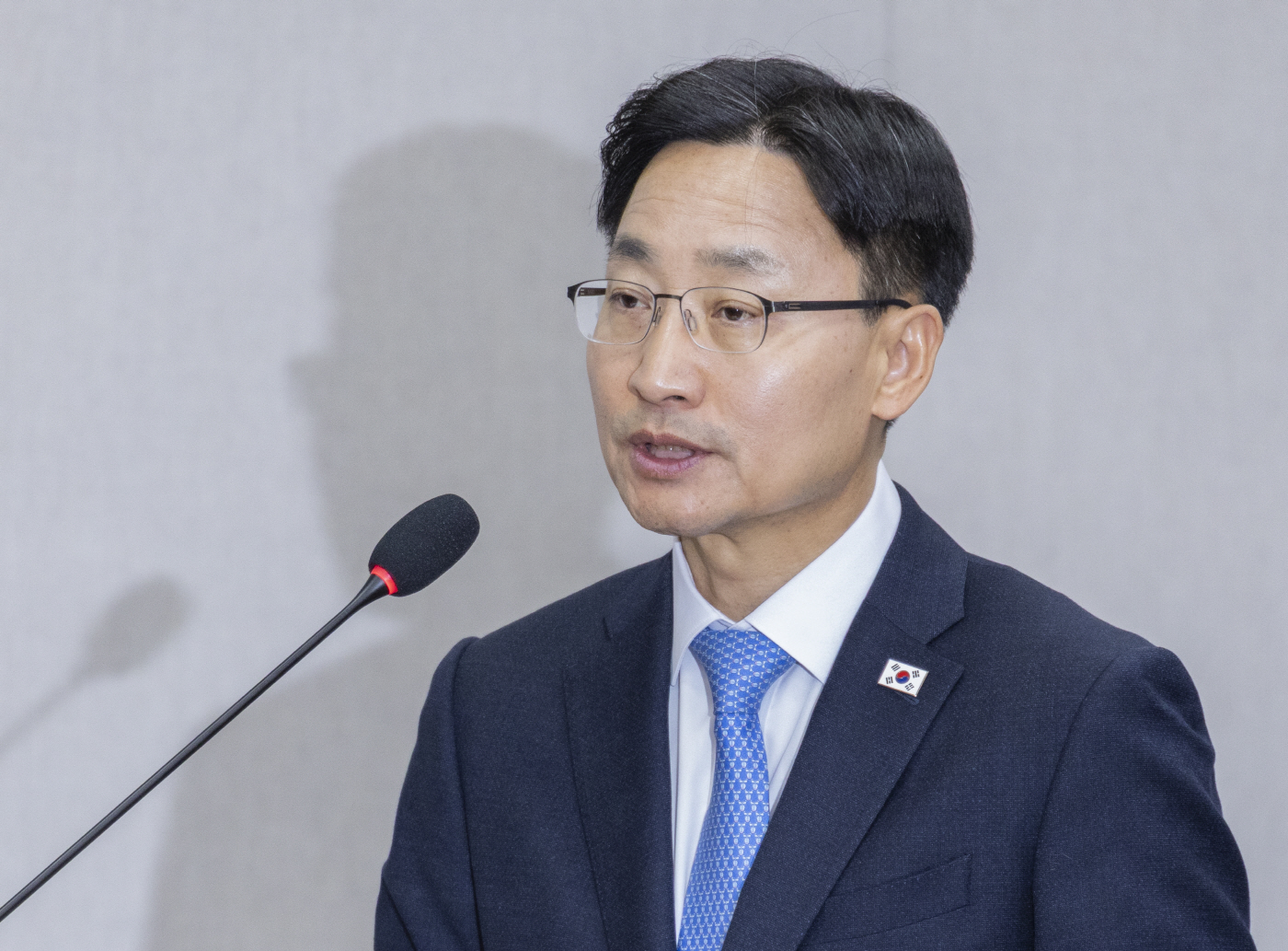 국정감사에서 기관 보고하는 임광현 대통령 비서...<YONHAP NO-5967>